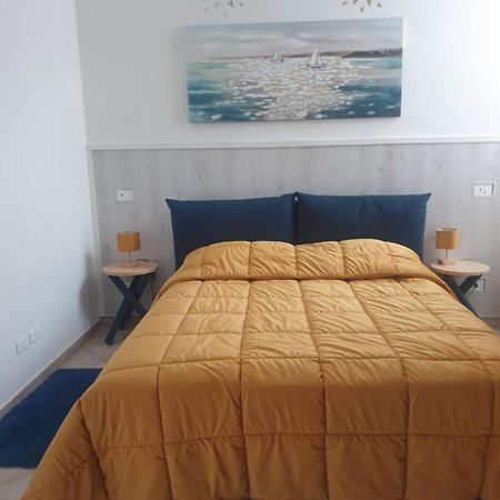 La Casa Delle Camelie Hotel Мета Екстериор снимка