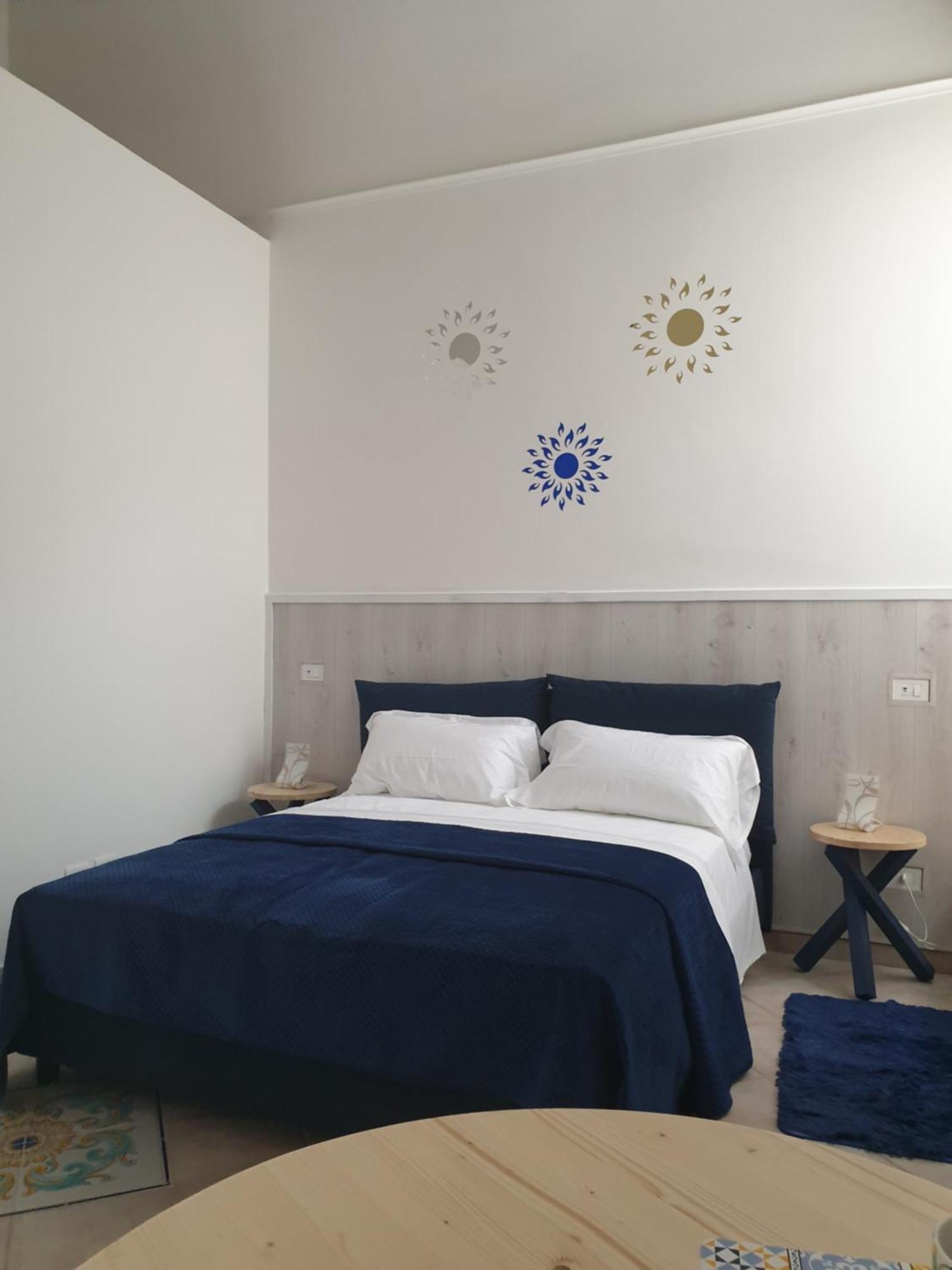 La Casa Delle Camelie Hotel Мета Екстериор снимка
